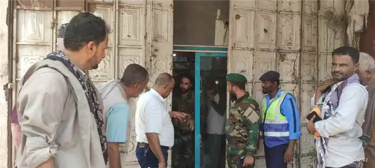 حملة رقابية في تبن تغلق منشآت صحية مخالفة وتضبط تج...