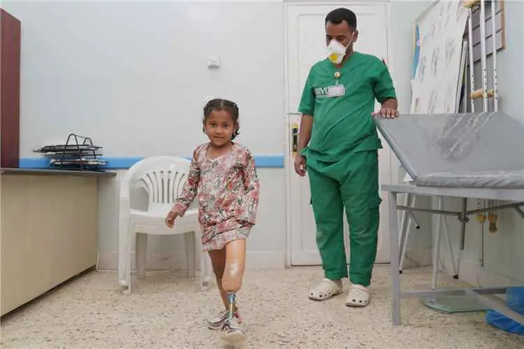مركز الأطراف الصناعية وإعادة التأهيل بسيئون يقدم أ...