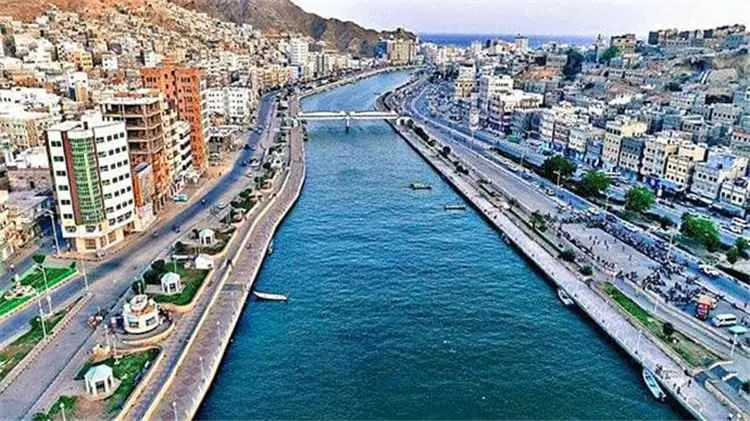 أحزاب ومكونات سياسية بحضرموت تحمّل الحكومة مسؤولية...