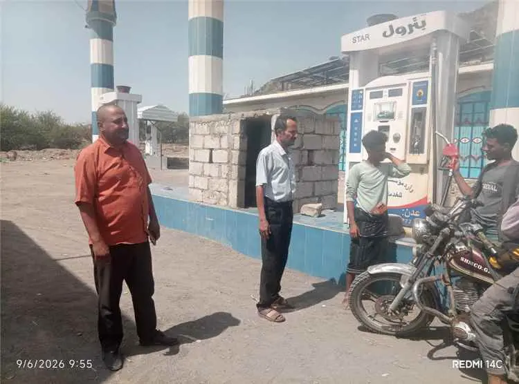 مدير مكتب الصناعة والتجارة بمديرية الضالع ينفذ نزو...