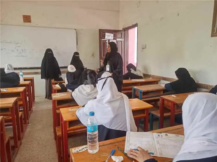 مارب:اللجنة الفرعية والفريق الوزاري يتفقدان سير ال...