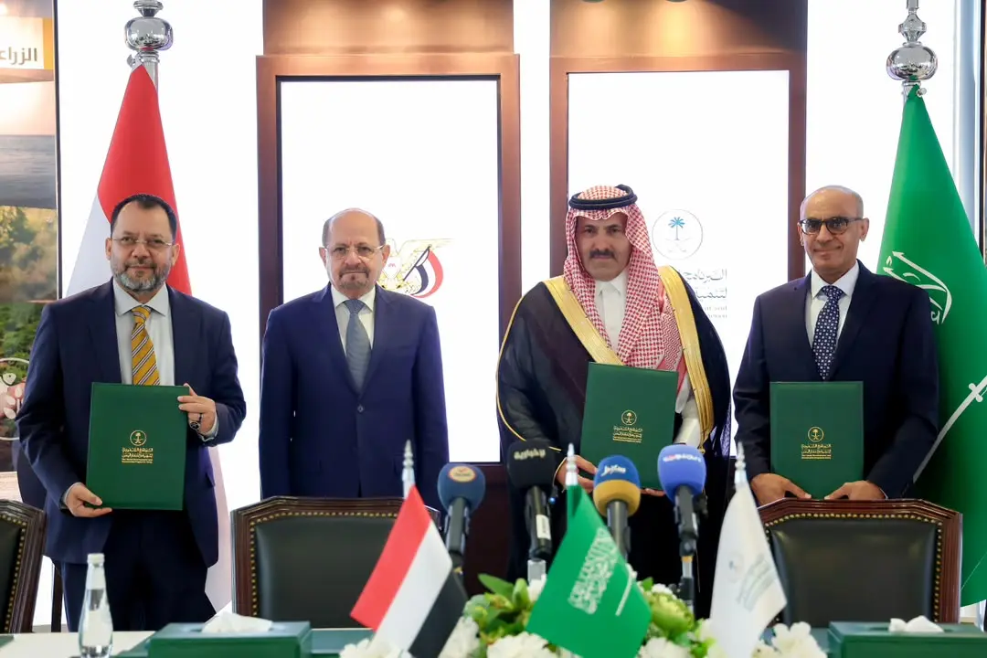 رئيس الوزراء وزير الخارجية يشهد توقيع اتفاقية الدع...