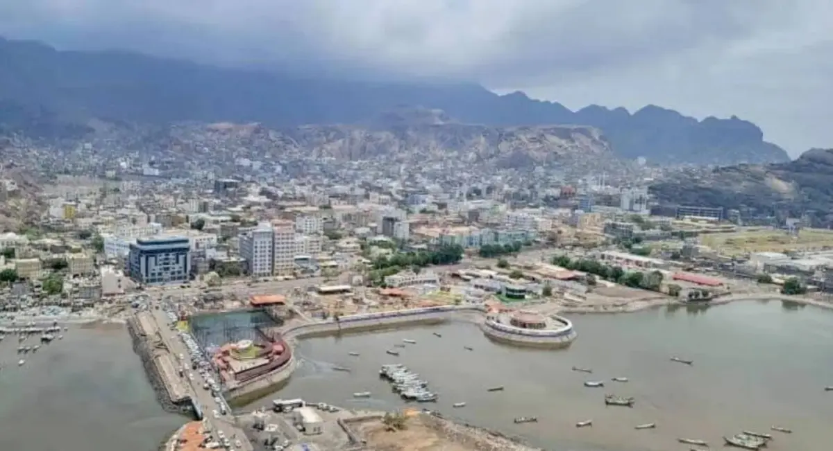 اللجنة الأمنية بعدن تجدد دعمها للمطالب المشروعة وتحذر من محاولات إخراج الاحتجاجات عن مسارها السلمي