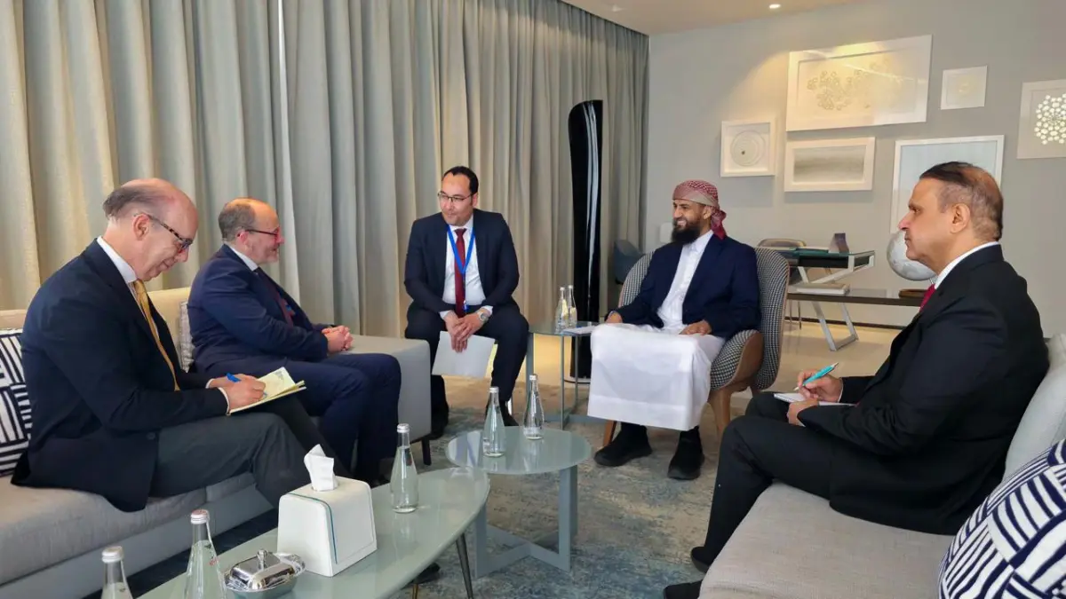عضو مجلس القيادة المحرّمي يلتقي وفد دبلوماسي اسبان...