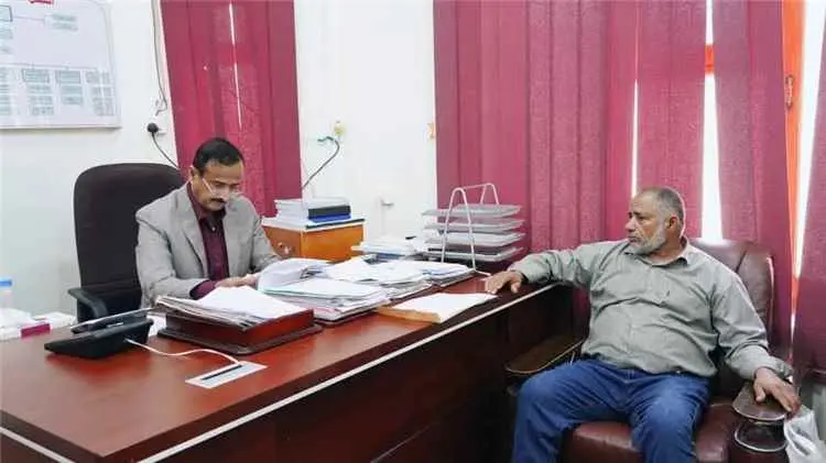 محافظ شبوة يجدد اهتمامه بأسر الشهداء ومناضلي الثور...
