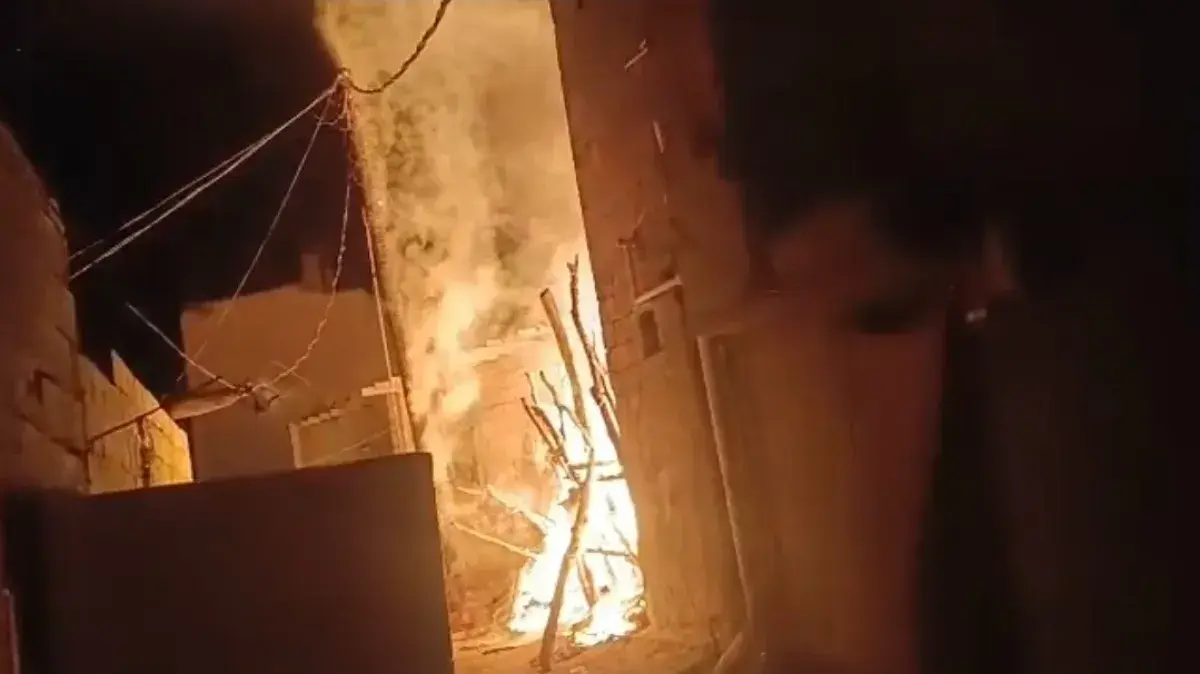 حريق هائل في أبين يلتهم 7 منازل ويشرد أسرًا، وتعز...