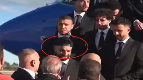 رد فعل صلاح بعدما طلب منه حسام حسن خلع القبعة