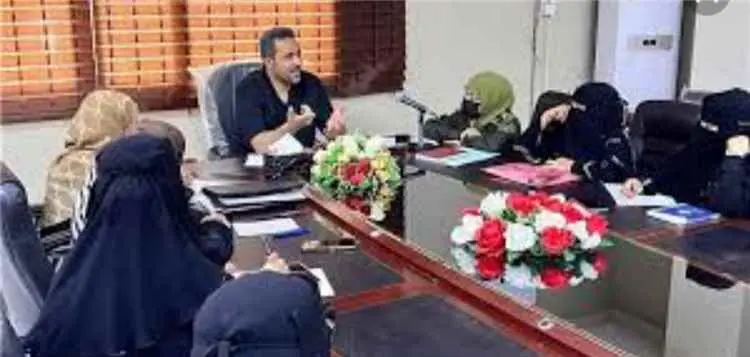محافظ لحج يترأس اجتماعاً موسعاً للقيادات النسوية ب...