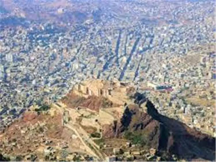 إصابة طفلة برصاص قناصة حو-ثي في تعز