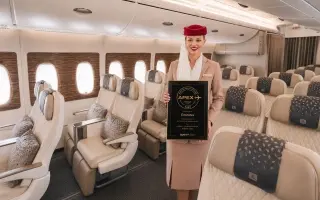 طيران الإمارات تُتوّج بلقب "أفضل ناقلة جوية في الش...