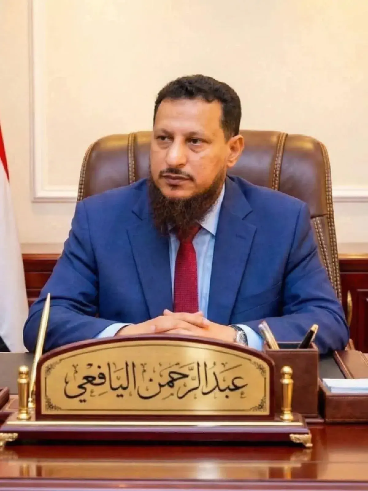 محافظ عدن يوجه بفتح تحقيق في ملابسات انفجار داخل م...