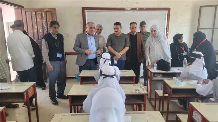 وزير التربية والتعليم يتفقد اختبارات الثانوية العا...