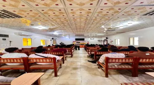 كلية اللغات والترجمة بجامعة عدن تكرّم المشاركين في...