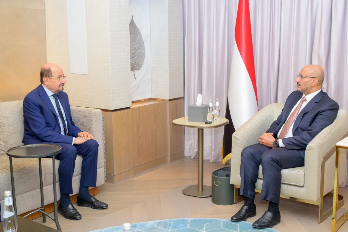 طارق صالح يلتقي رئيس مجلس الوزراء ويؤكد دعم جهود ا...