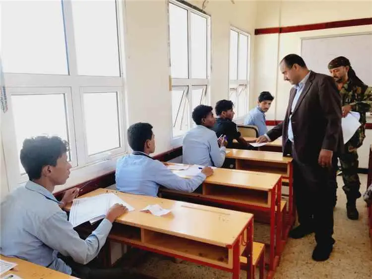 مدير عام قعطبة الشاعري يتفقد سير اختبارات الثانوية...