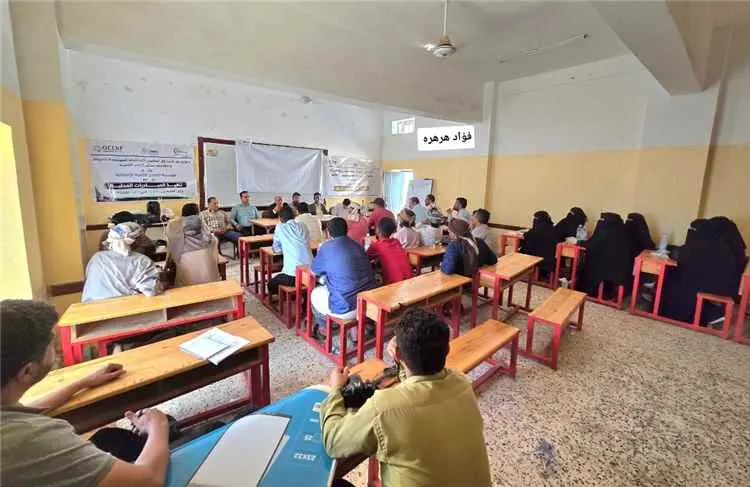 مدير عام الحصين يختتم دورة مهارات بناء السلام وحل...