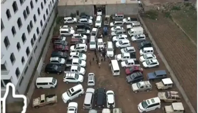 الحوثي يسمح بدخول السيارات الأمريكية بزيادة جمركية...