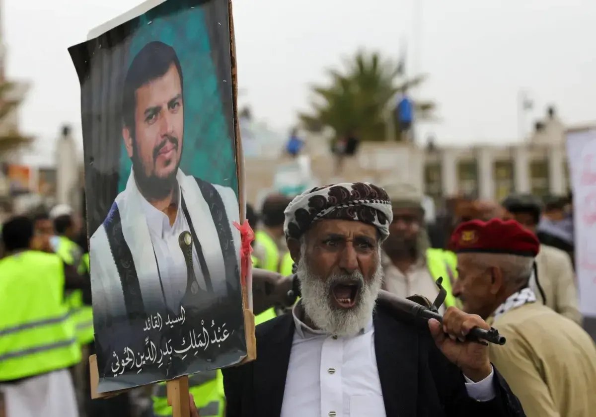 الحوثيون يوزعون قمحاً تالفاً على المواطنين في حجة...