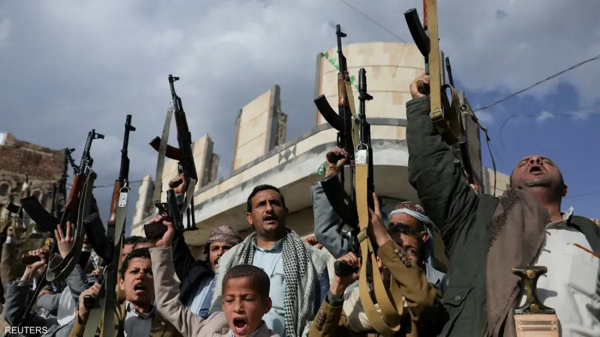 إغلاق آخر مصنع للدفاتر المدرسية في صنعاء بفعل ممار...
