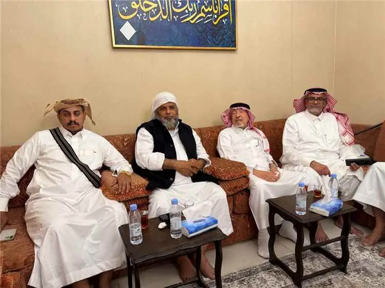 رئيس حلف كوادر مناطق الواحدي يلتقي الشيخ بانجوة لم...