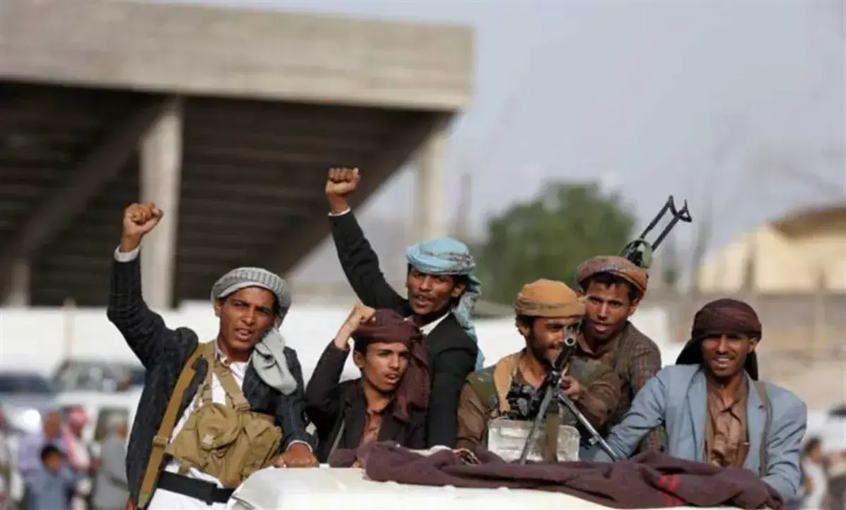 صنعاء.. الحوثيون يحتجزون سبعينية ومعظم أفراد أسرته...