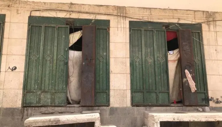 شبح التشرد يطارد سكان صنعاء.. أزمة الإيجارات تخنق آلاف الأسر