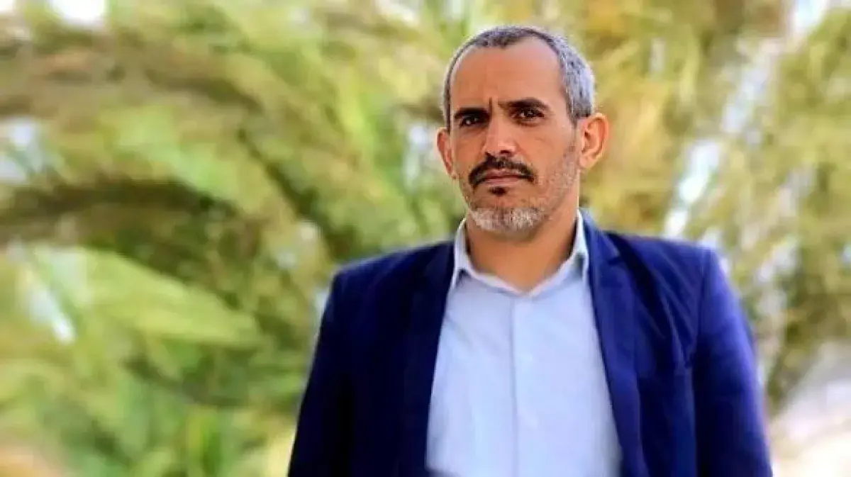 ضغوطات وتهديدات حوثية تطال عائلة محامٍ مختطف لمنعه...