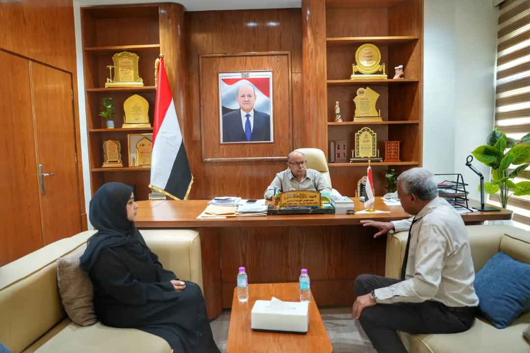 الخنبشي يشيد بجهود المجلس اليمني للاختصاصات الطبية ويناقش جهود أوضاع قطاع الكهرباء