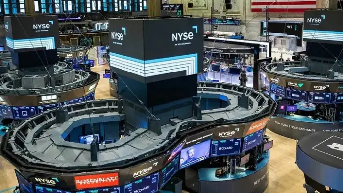 جيه بي مورجان يتوقع استمرار صعود الأسهم الأمريكية