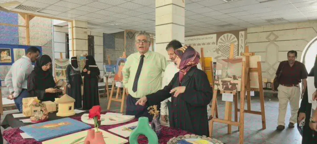 قسم الفنون بآداب عدن يدشن الامتحانات التطبيقية بمعرض يترجم إبداعات الطلبة