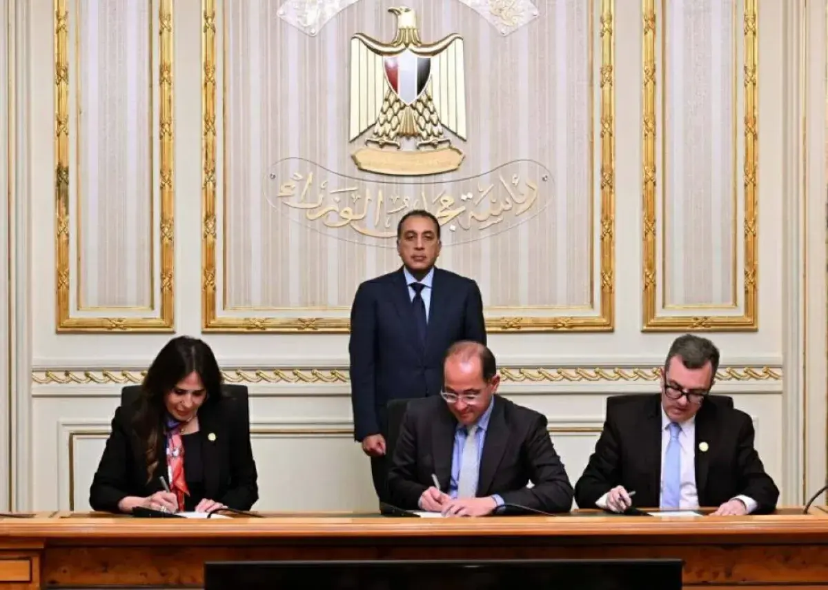 مصر توقع اتفاقيتين لإنهاء تشابكات مالية بـ 196 ملي...