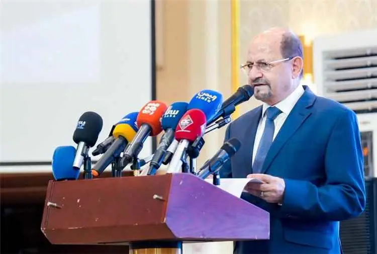 رئيس الوزراء وزير الخارجية يفتتح في عدن اعمال المؤ...