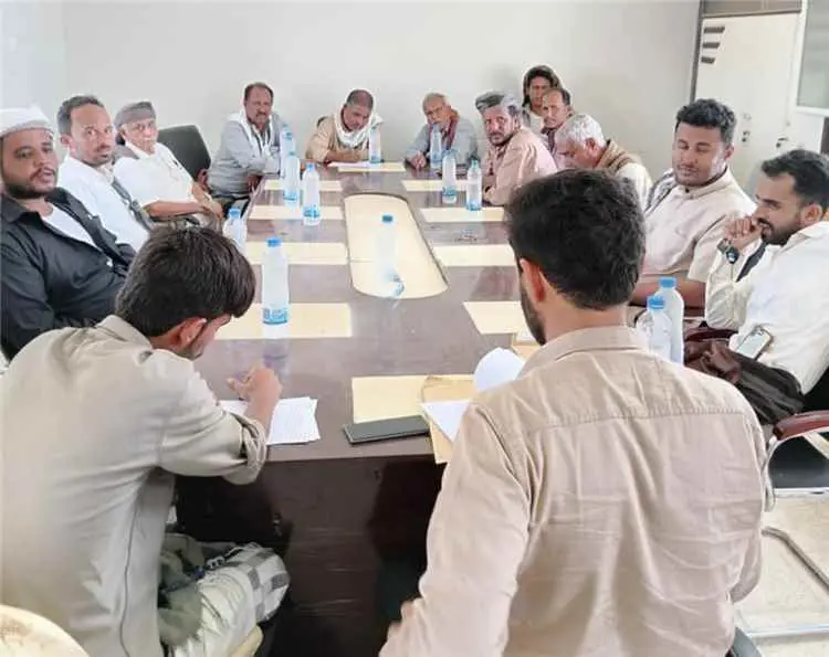 سلطة ميفعة شبوة تشرف على فتح مظاريف مناقصات استكما...