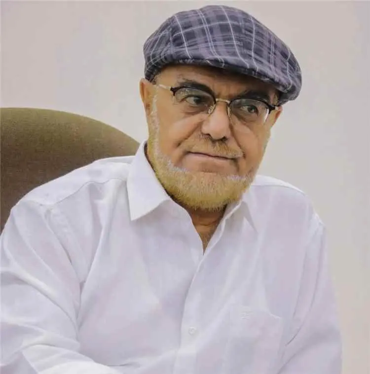 وزير النقل يطمئن على صحة وكيل هيئة الطيران المهندس...