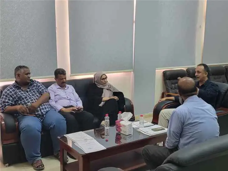 الوكيل المساعد لوزارة الصحة تطلع على سير العمل بمك...