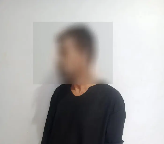 شرطة البريقة تضبط متهما بالضلوع في قضايا ابتزاز إل...