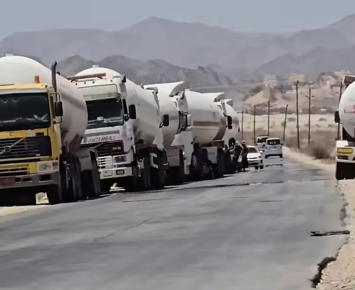 قطاع قبلي في شبوة يوقف ناقلات الغاز المتجهة إلى مأرب