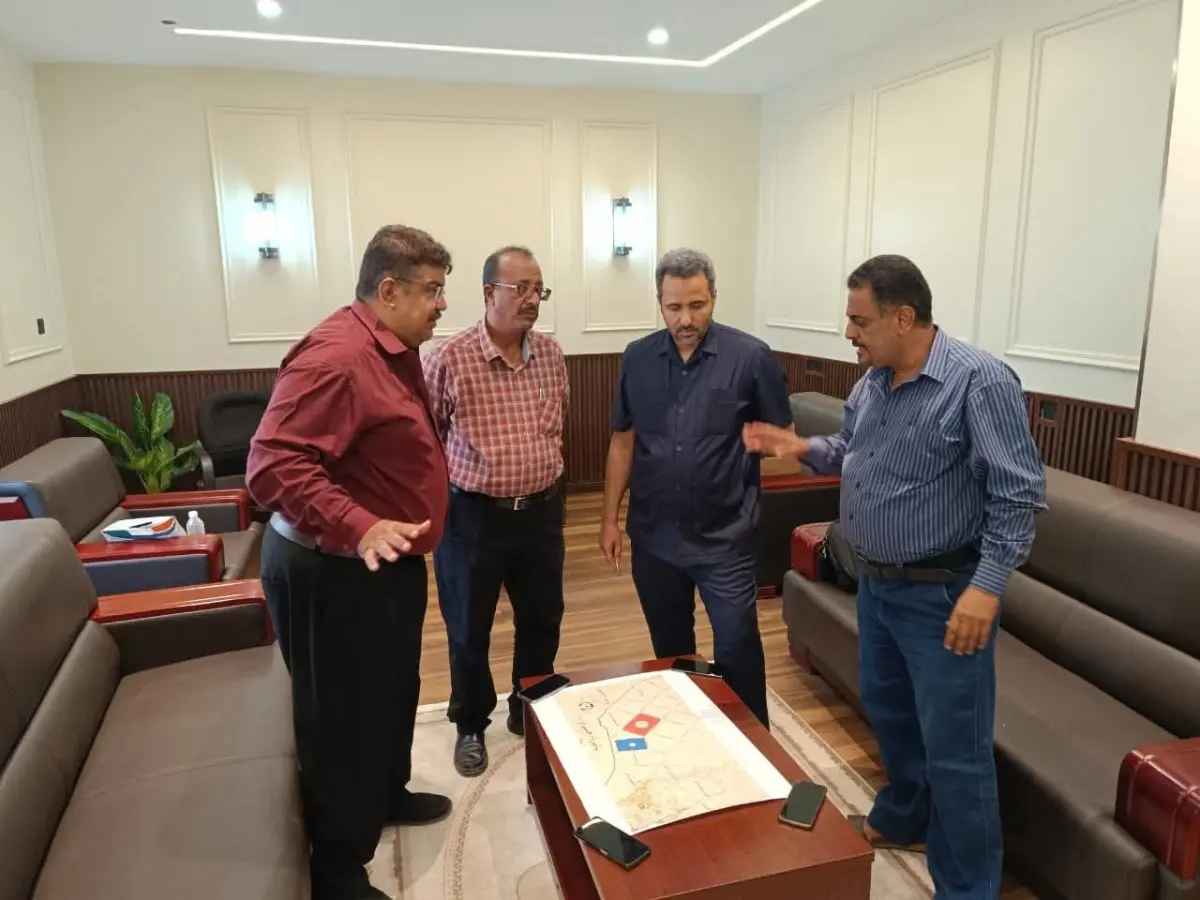 لحج: بحضور المحافظ "الحالمي".. توقيع محضر تسليم مو...