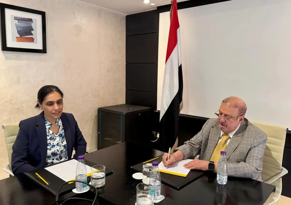 رئيس مجلس النواب يلتقي السفيرة البريطانية لدى بلاد...