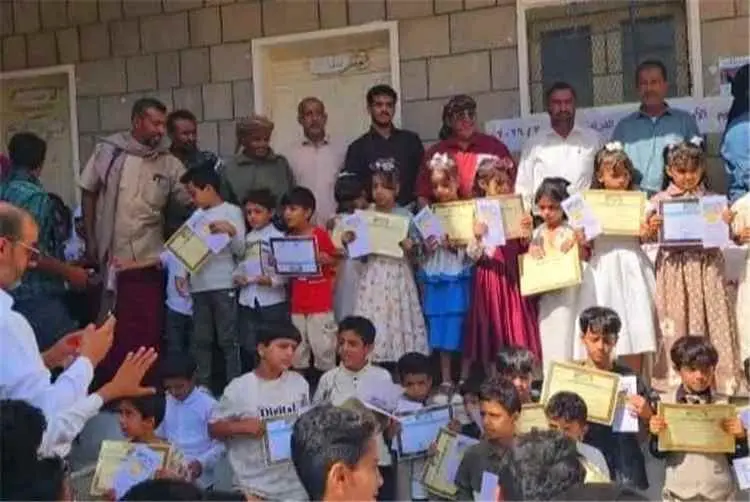 بحضور مدير عام المديرية.. مدرسة المقيصرة بيافع سرا...