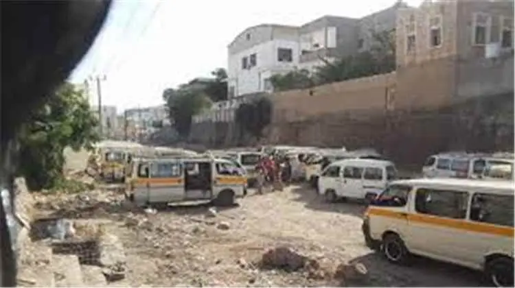 الكور يقتل الركاب في عدن.. سائقون يرفضون التكييف رغم حرارة الجحيم