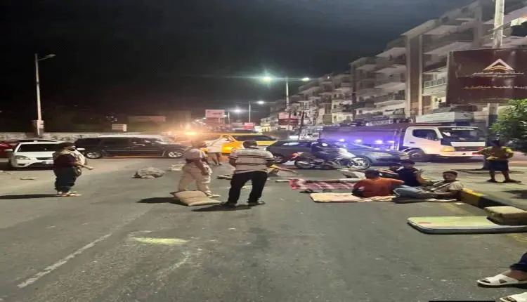 رواتب متأخرة وغلاء يلتهم الدخل… موظف في عدن يكشف م...