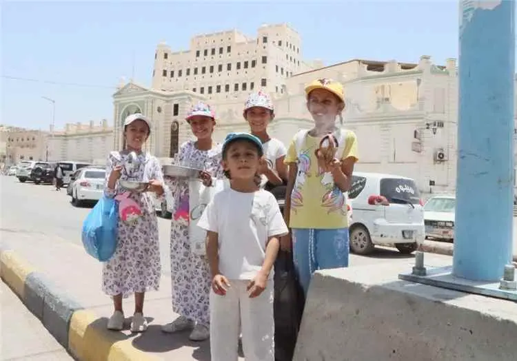 أطفال مدينة سيئون يستقبلون العام الهجري الجديد 144...