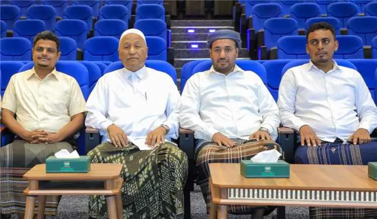 الشيخ العكبري يزور مجموعة المحضار ويشيد بإسهاماتها...