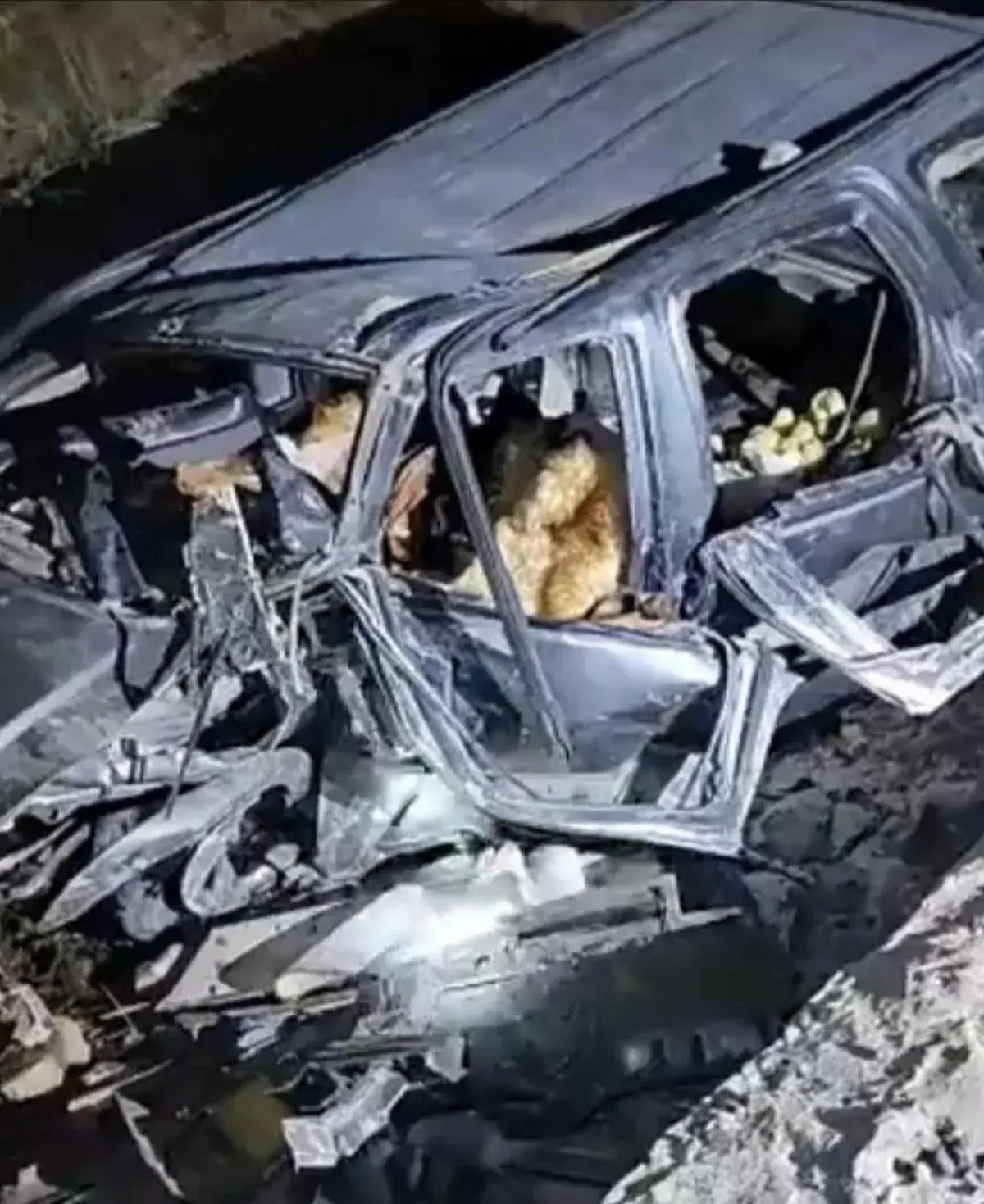 حادث مروع في نقيل الشق بإب يودي بحياة ثلاثة مسافري...
