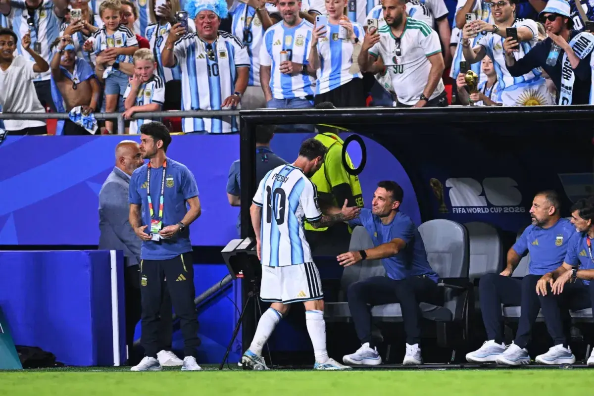 ميسي يعادل كلوزه وسكالوني يشيد بأداء الأرجنتين