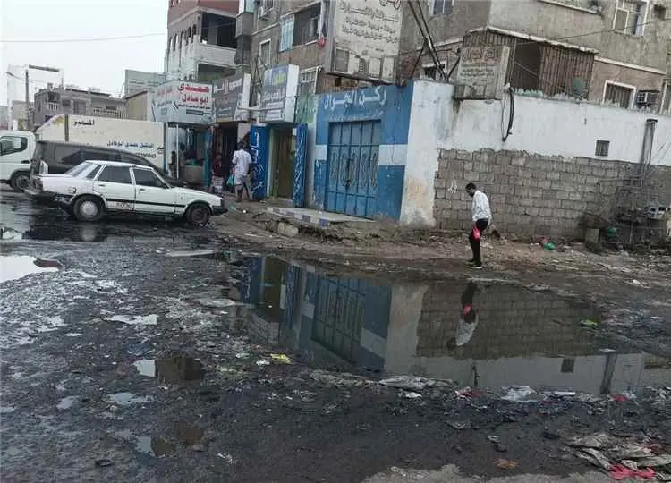 طفح المجاري يحاصر منازل حي وديع حداد بالمنصورة وسط...