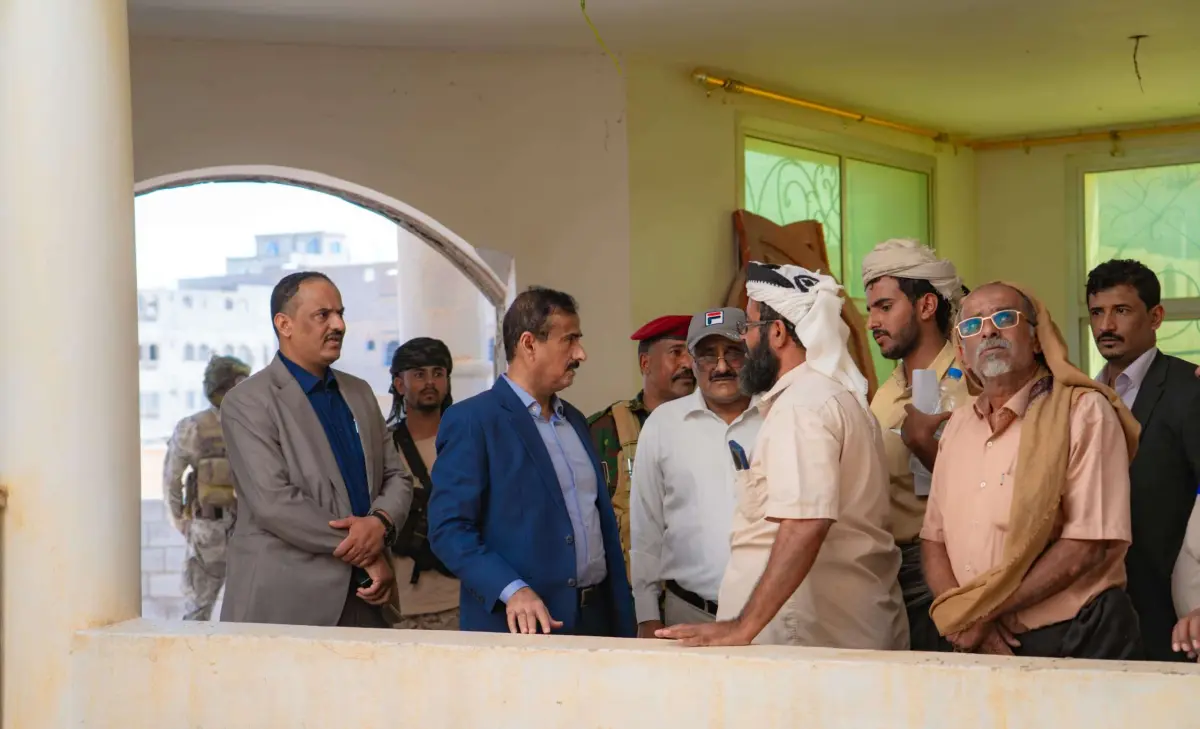 محافظ شبوة يدشن مجموعة من الاعمال الانشائية الجديد...