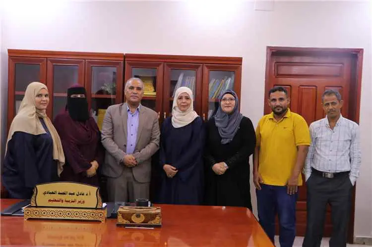 وزير التربية والتعليم يبحث مع رئيسة اللجنة الوطنية...