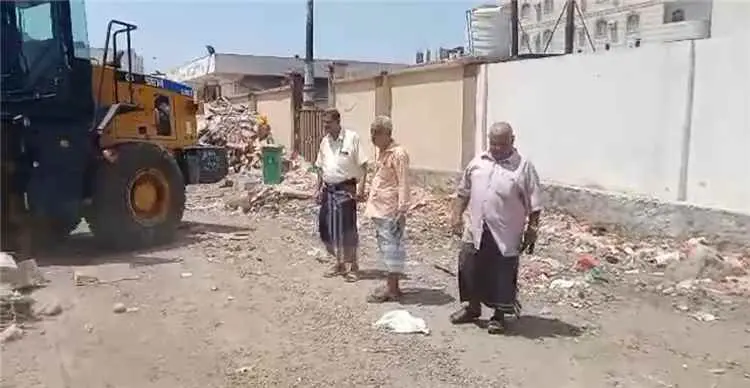 تدشين حملة نظافة مكثفة في ساحة وحوش مستشفى الصداقة...